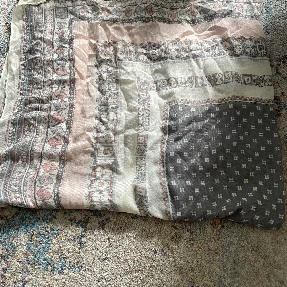 Scarf⭐️ - Picture 2 of 2